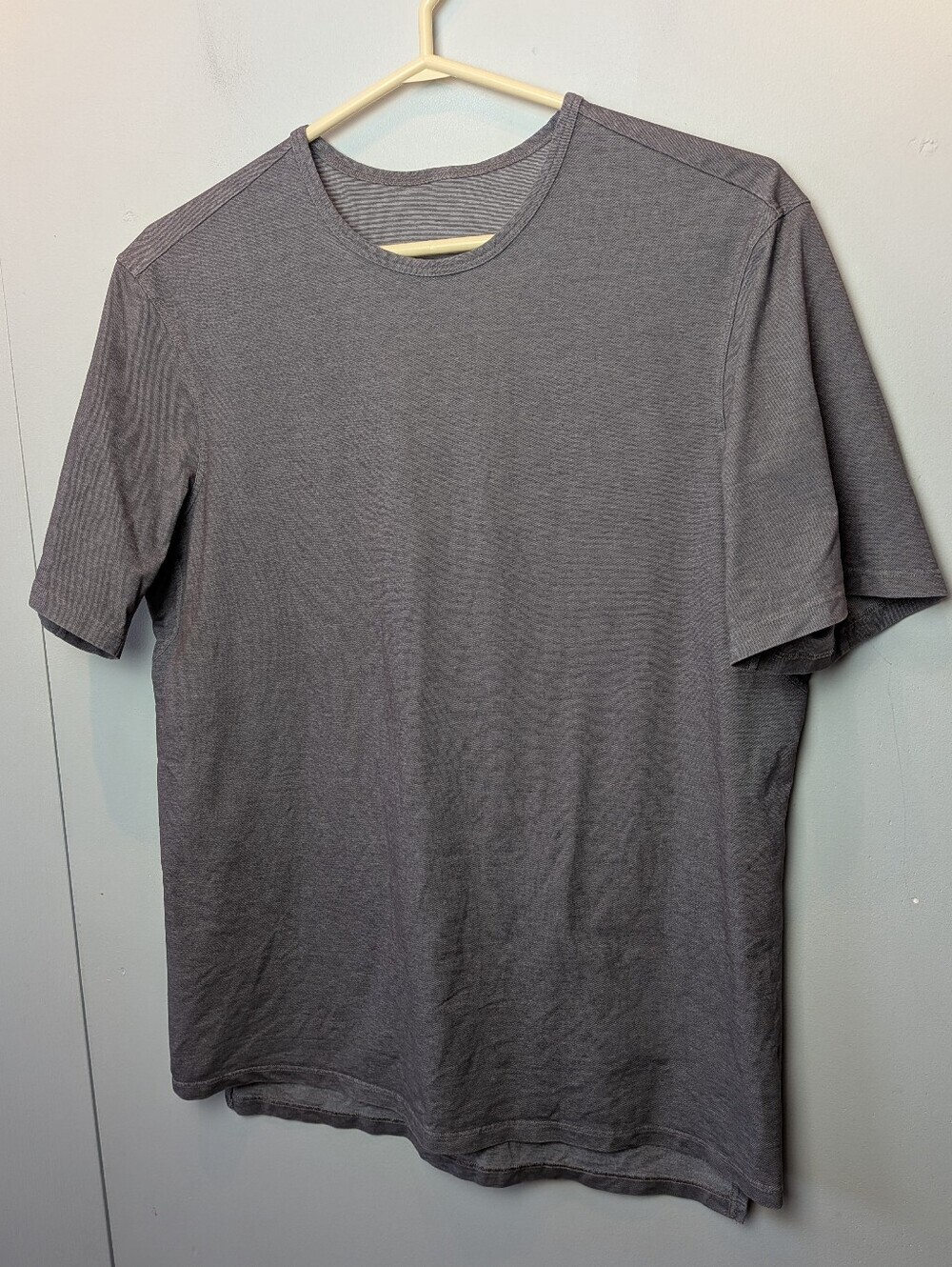 LULULEMON Men Tee Shirt Short Sleeve Classic Fit Size ? (M-L) Round Neck